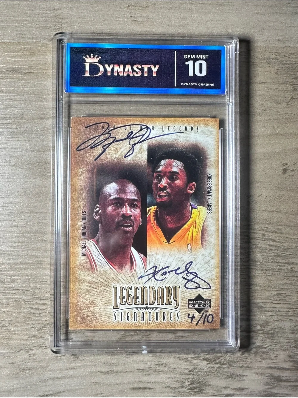 Michael Jordan & Kobe Bryant 2001 UD Signatures #MJ/KB Gem Mint 10 Novelty Card.